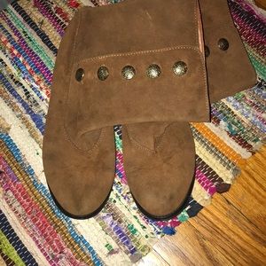 Suede boots